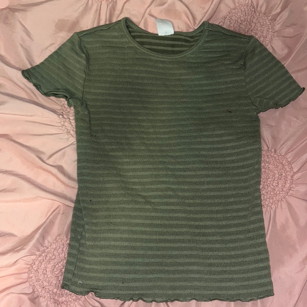 Green stretchy tee shirt size(3-5)
